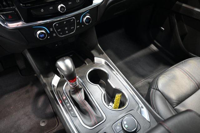 Photo of 2022 Summit White Chevrolet Traverse
