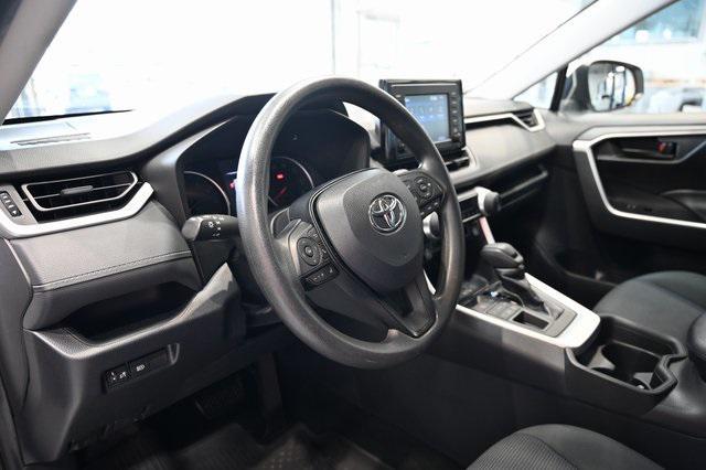Photo of 2019 Super White Toyota RAV4