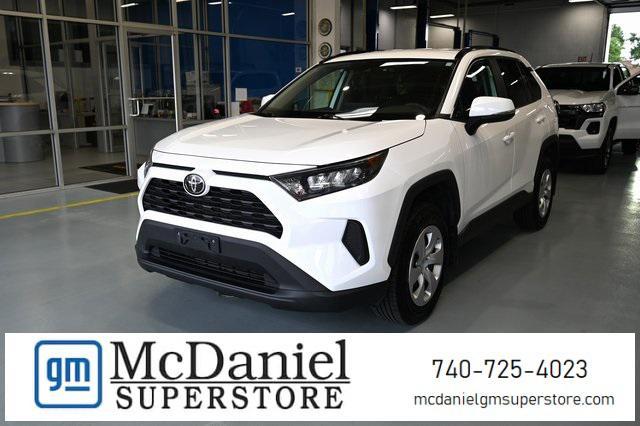 Photo of 2019 Super White Toyota RAV4