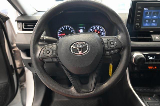 Photo of 2019 Super White Toyota RAV4