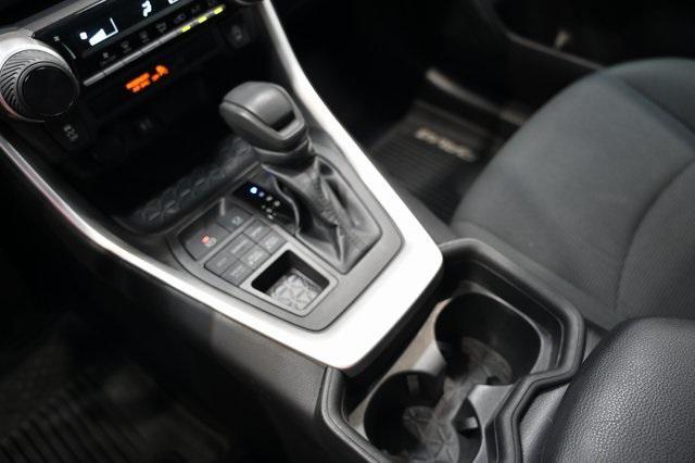 Photo of 2019 Super White Toyota RAV4