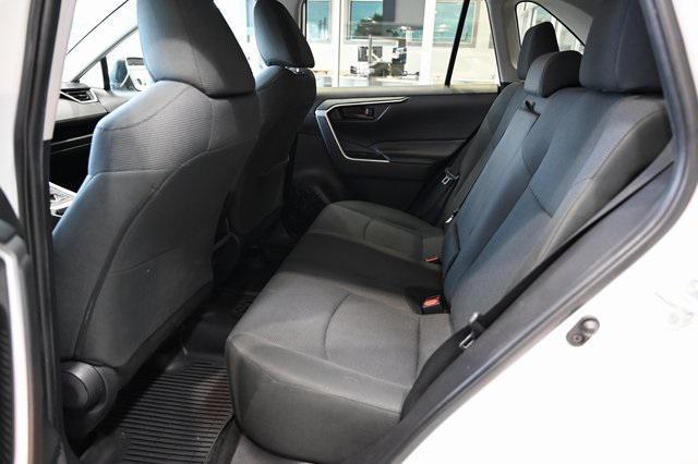 Photo of 2019 Super White Toyota RAV4
