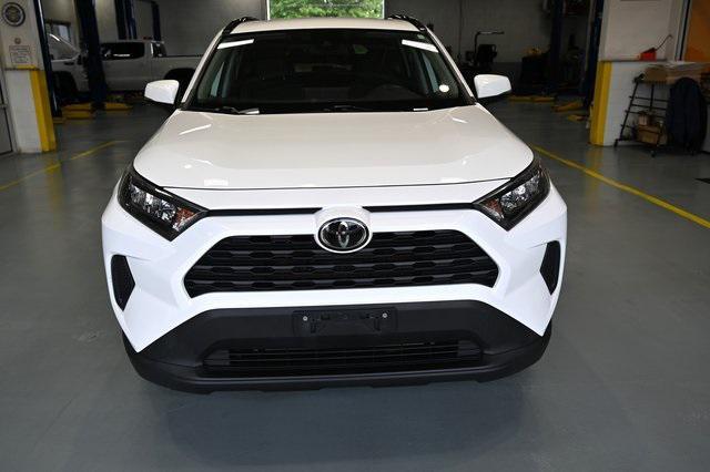 Photo of 2019 Super White Toyota RAV4