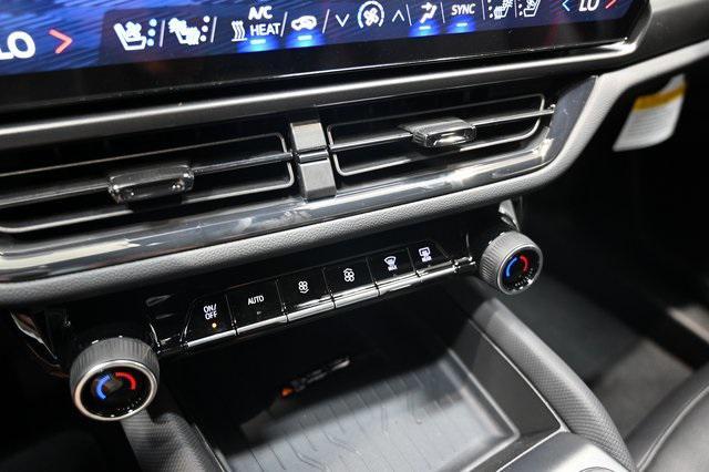 Photo of 2025 Black Chevrolet Equinox EV