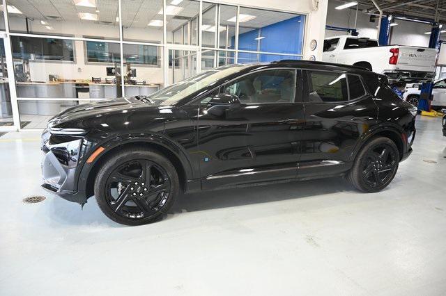 Photo of 2025 Black Chevrolet Equinox EV