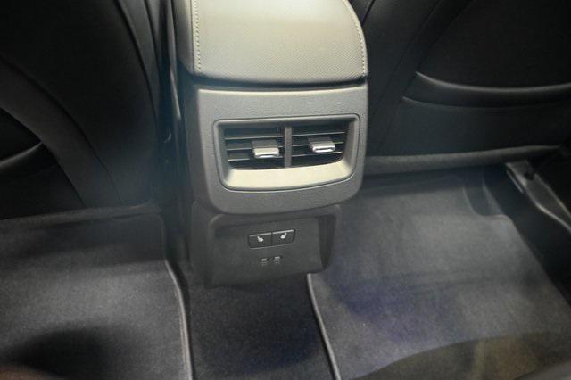 Photo of 2025 Black Chevrolet Equinox EV