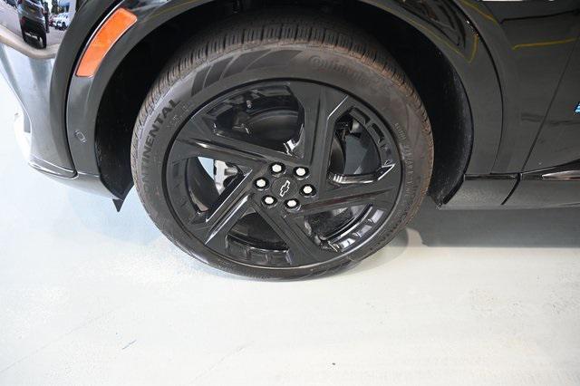 Photo of 2025 Black Chevrolet Equinox EV