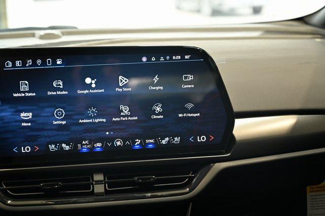 Photo of 2025 Black Chevrolet Equinox EV