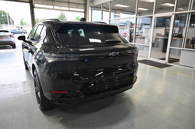 Photo of 2025 Black Chevrolet Equinox EV