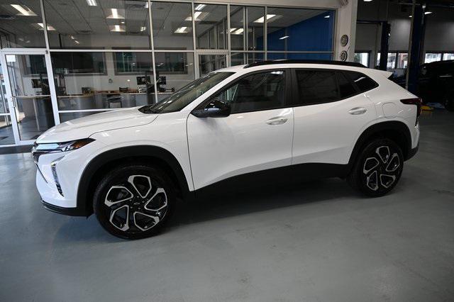 Photo of 2025 Summit White Chevrolet Trax