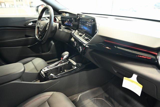 Photo of 2025 Summit White Chevrolet Trax