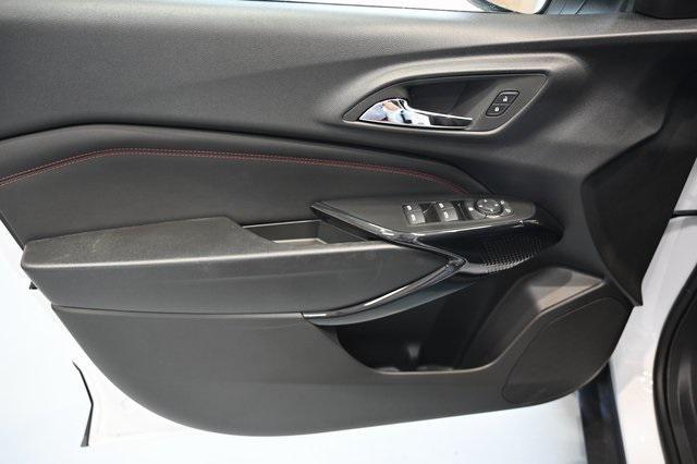 Photo of 2025 Summit White Chevrolet Trax