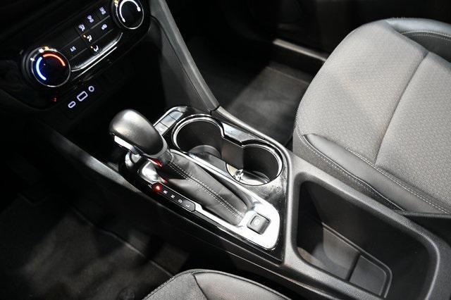 Photo of 2022 White Frost Tricoat Buick Encore GX