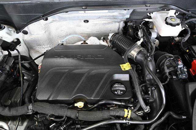 Photo of 2022 White Frost Tricoat Buick Encore GX