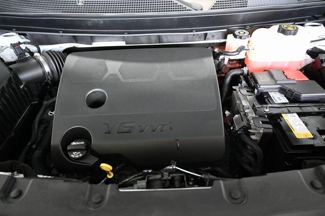Photo of 2022 Summit White Chevrolet Traverse
