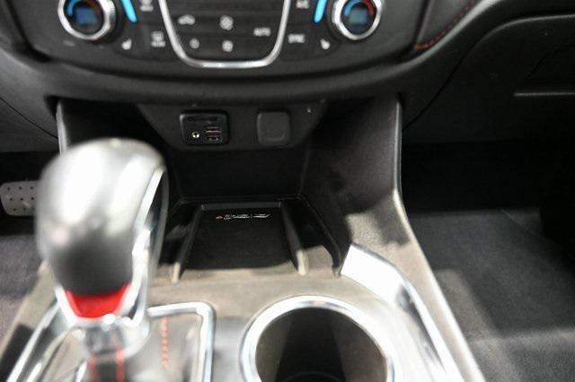 Photo of 2022 Summit White Chevrolet Traverse