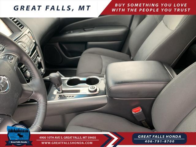 Photo of 2020 Pearl White Tricoat Nissan Pathfinder