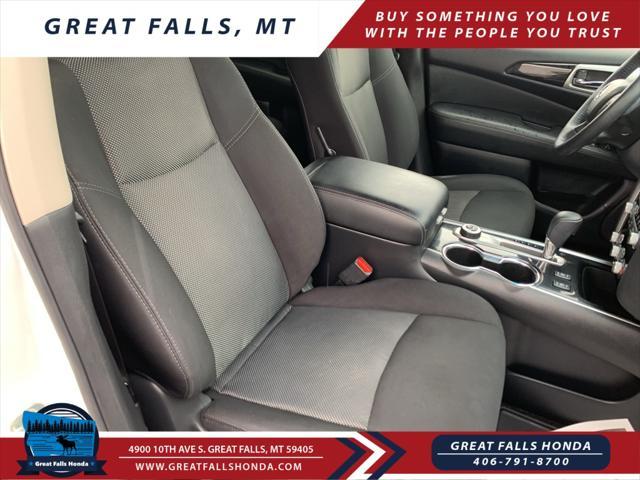 Photo of 2020 Pearl White Tricoat Nissan Pathfinder