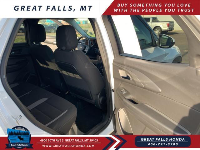 Photo of 2025 Summit White Chevrolet Trailblazer
