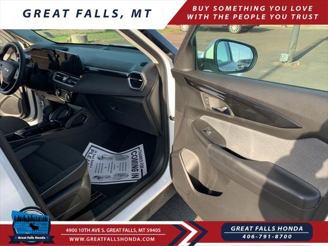 Photo of 2025 Summit White Chevrolet Trailblazer