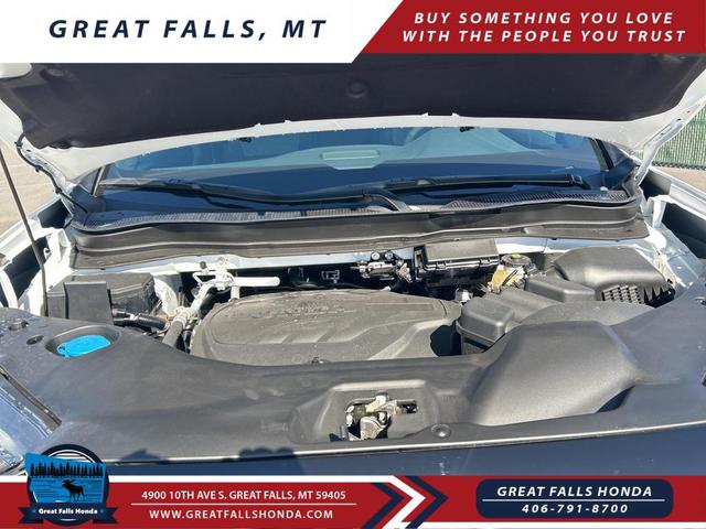 Photo of 2025 Platinum White Pearl Honda Ridgeline