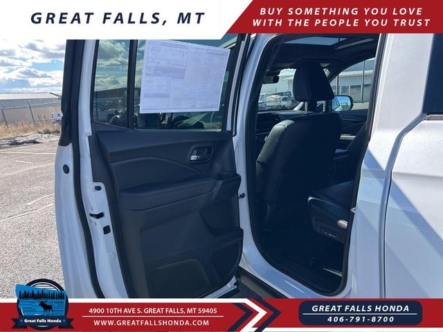 Photo of 2025 Platinum White Pearl Honda Ridgeline