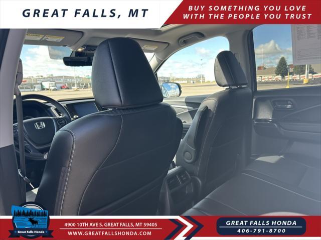 Photo of 2023 White Honda Ridgeline