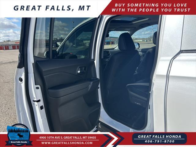 Photo of 2023 White Honda Ridgeline