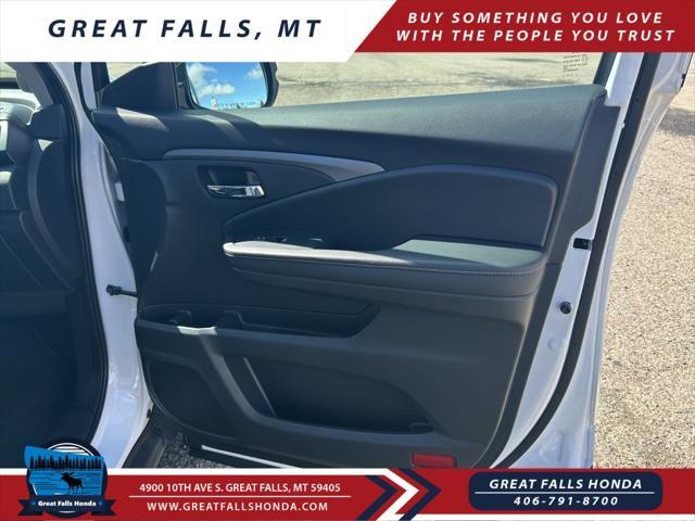 Photo of 2023 White Honda Ridgeline