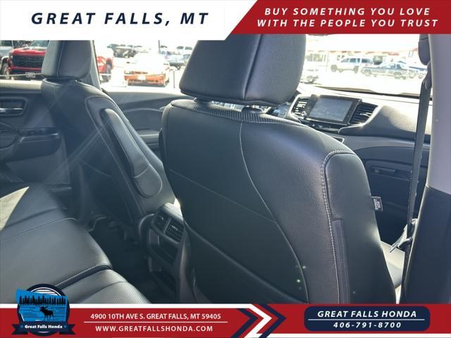 Photo of 2023 White Honda Ridgeline
