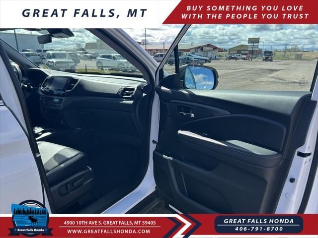 Photo of 2023 White Honda Ridgeline