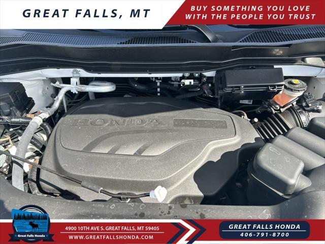 Photo of 2023 White Honda Ridgeline