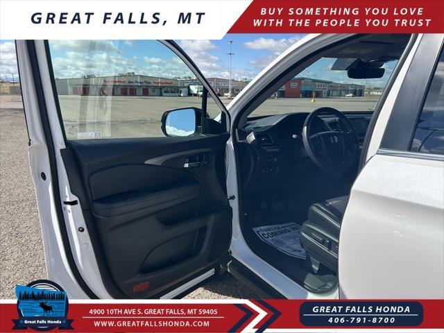 Photo of 2023 White Honda Ridgeline