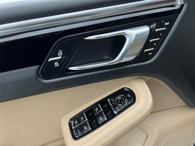 Photo of 2023 White Porsche Macan