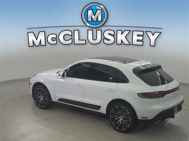 Photo of 2023 White Porsche Macan