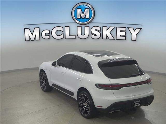 Photo of 2023 White Porsche Macan