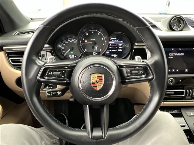 Photo of 2023 White Porsche Macan