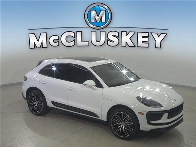 Photo of 2023 White Porsche Macan