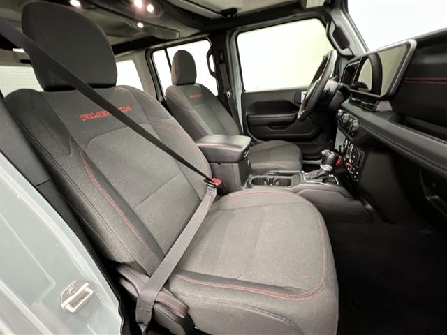 Photo of 2024 Earl Clearcoat Jeep Wrangler
