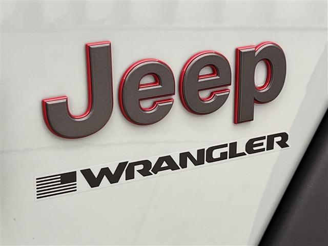 Photo of 2024 Earl Clearcoat Jeep Wrangler