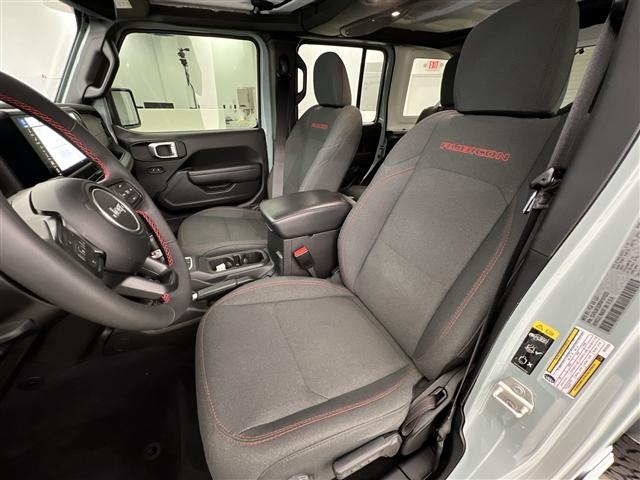 Photo of 2024 Earl Clearcoat Jeep Wrangler