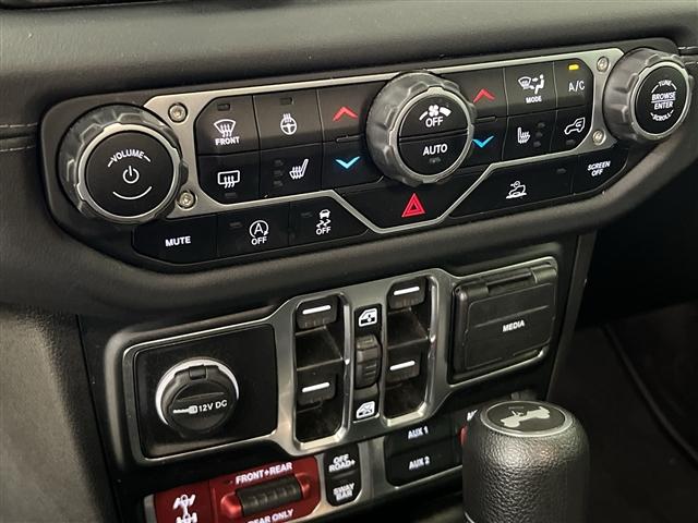Photo of 2024 Earl Clearcoat Jeep Wrangler