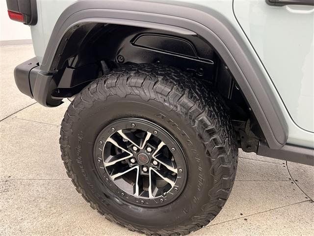 Photo of 2024 Earl Clearcoat Jeep Wrangler