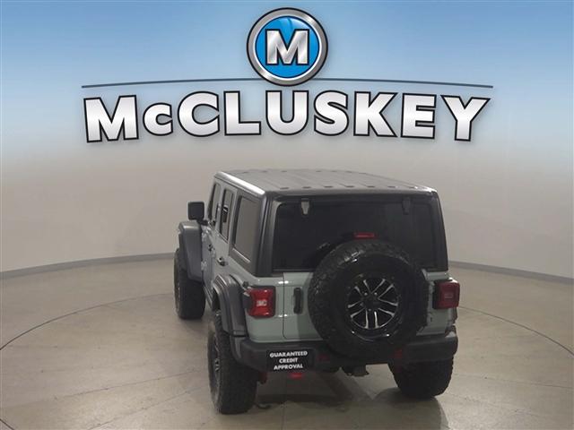 Photo of 2024 Earl Clearcoat Jeep Wrangler