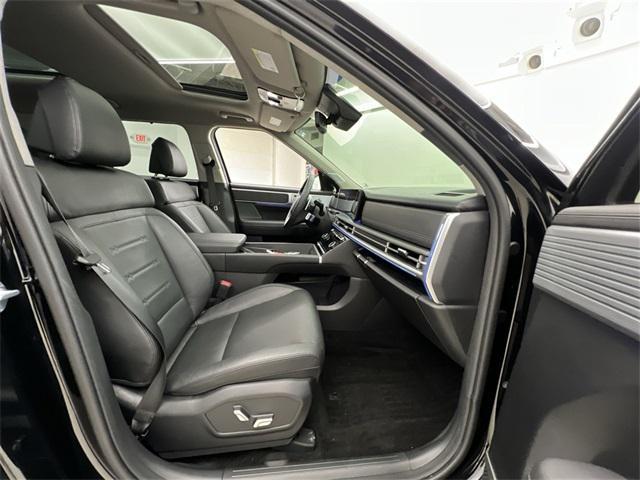 Photo of 2024 Phantom Black Hyundai SANTA FE