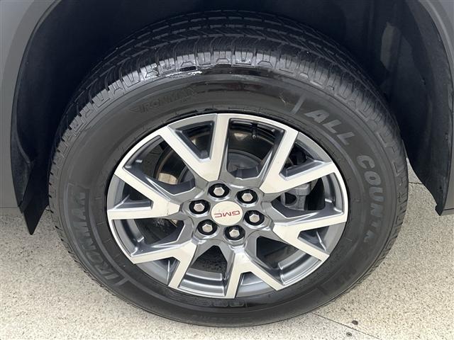 Photo of 2023 Summit White GMC Acadia
