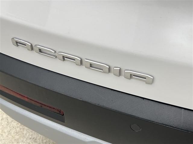 Photo of 2023 Summit White GMC Acadia