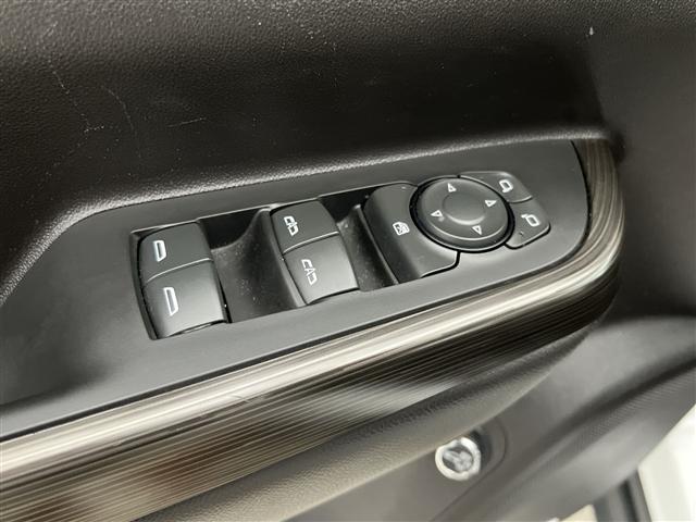 Photo of 2023 Summit White GMC Acadia