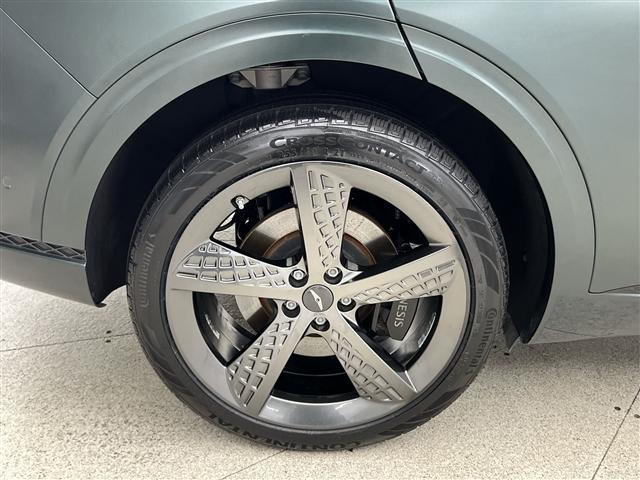 Photo of 2023 Brunswick Green Genesis GV70
