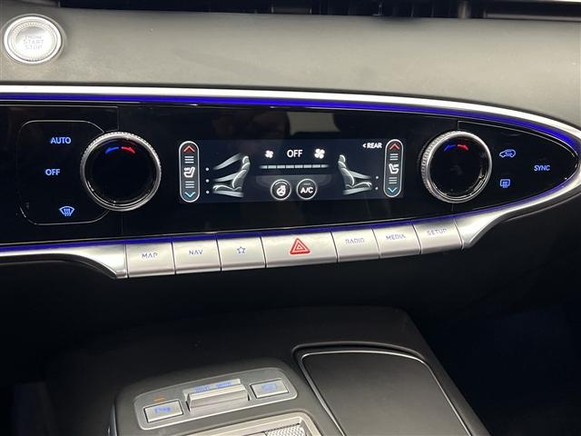 Photo of 2023 Brunswick Green Genesis GV70
